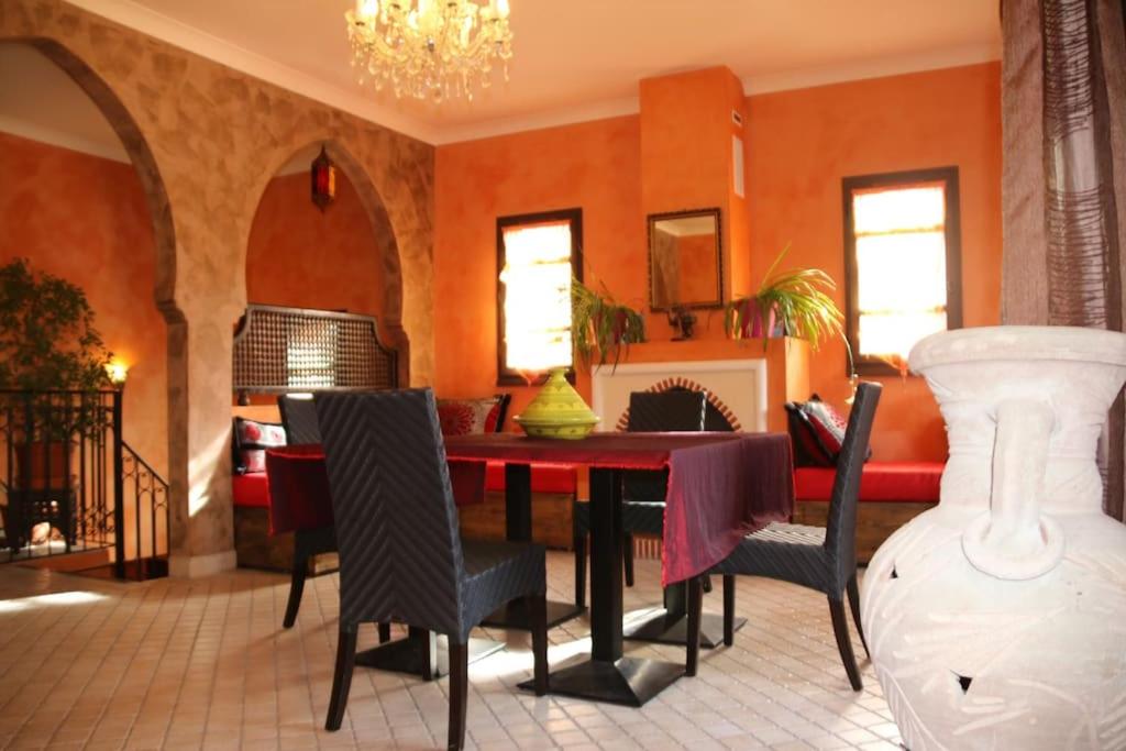 Chambre Ifrane, Riad 7 au village naturiste Couple only - 5