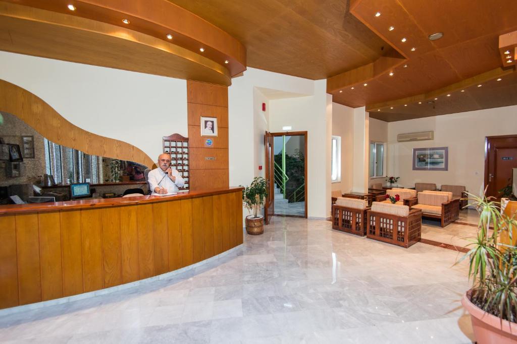 Daisy Hotel Apartments photo