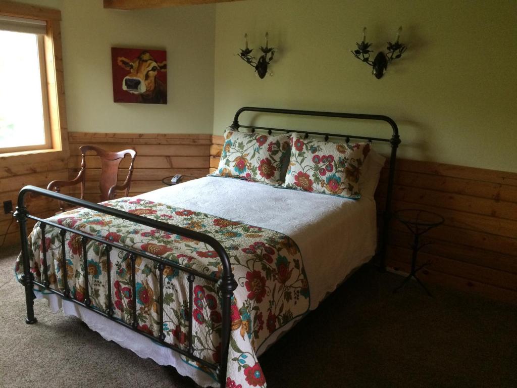 Fin and Feather Inn photo