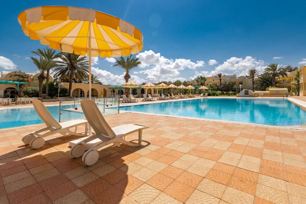 スイミングプール