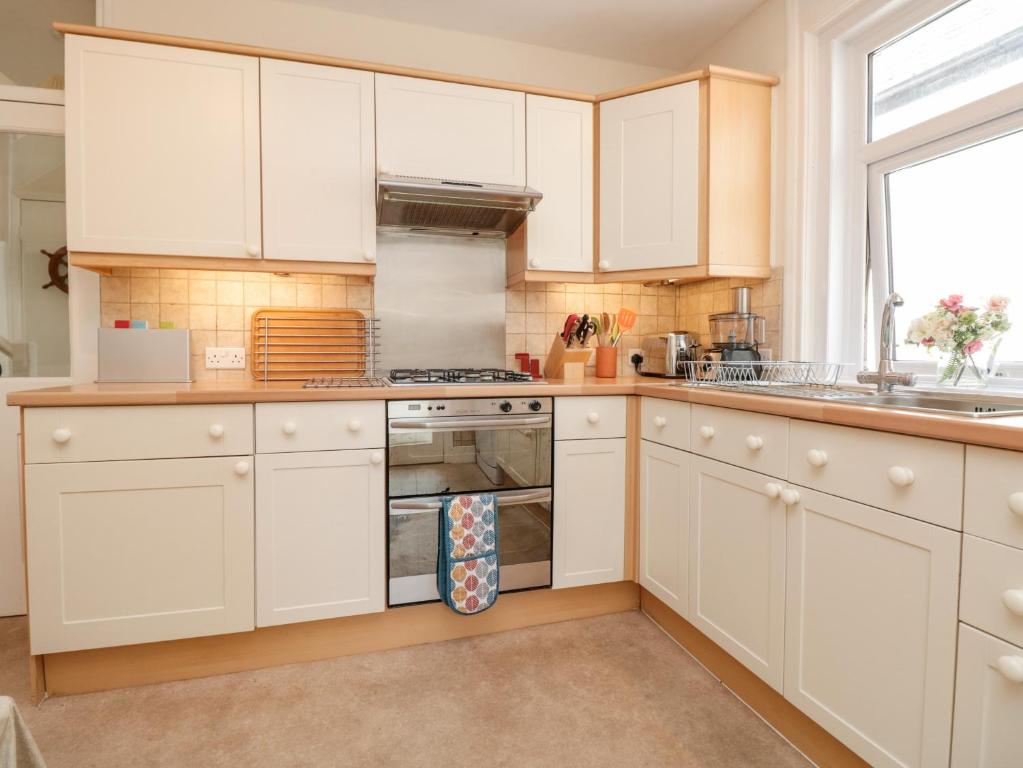 29B Lower Street, Dartmouth photo 7