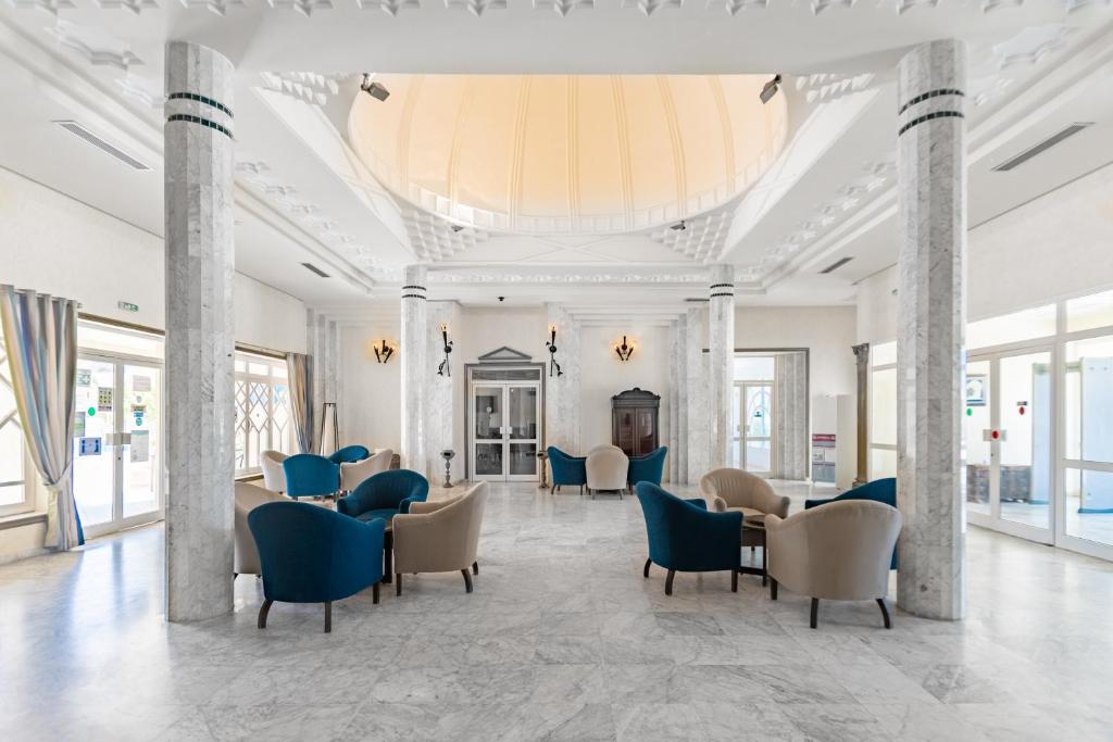 Venice Beach -Couples and Families Only フロント・ロビー