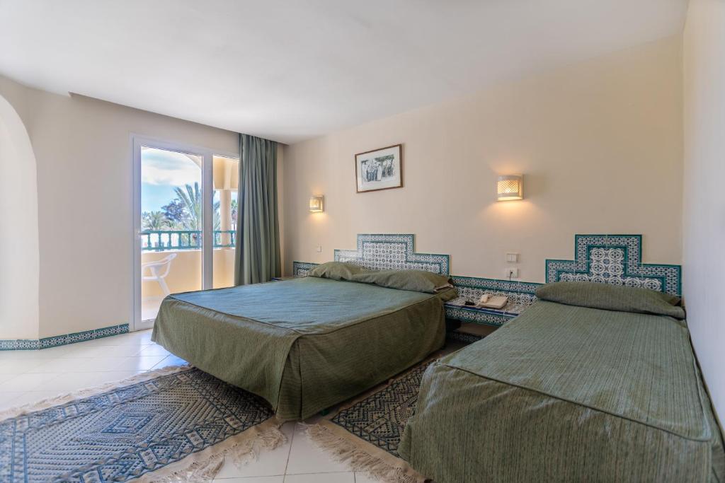 Venice Beach -Couples and Families Only