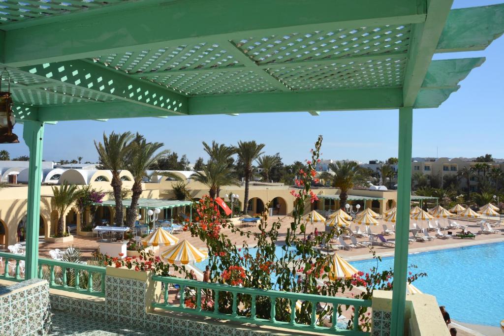 スイミングプール