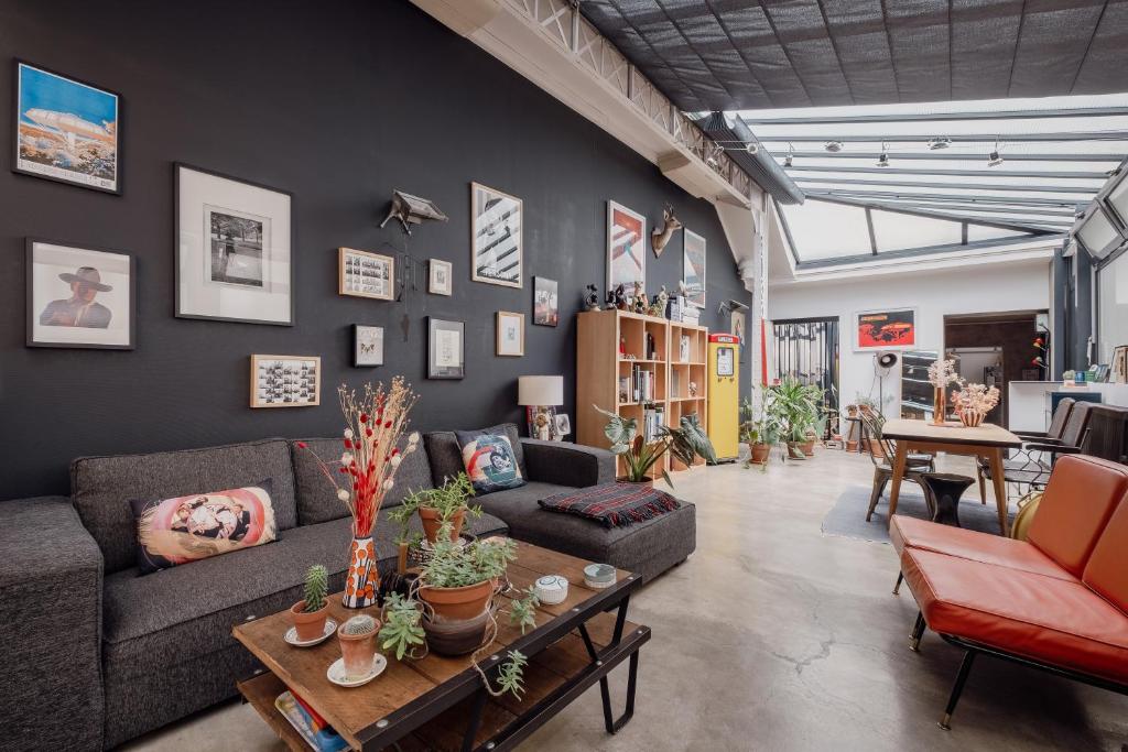 Veeve - Industrial Chic - 1