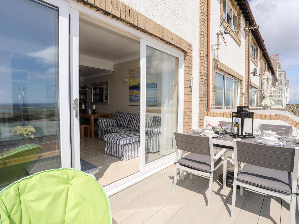 7 Min Y Traeth, Pwllheli