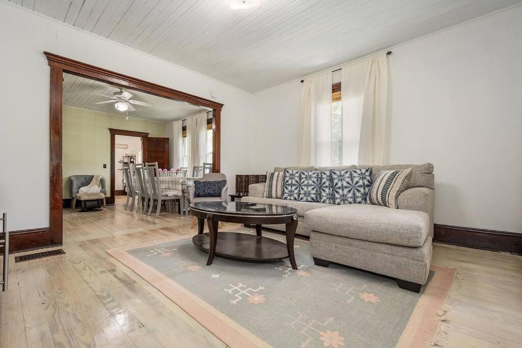 Mountain Serene Views and Creek-side Charm - Pet friendly, Rowlesburg