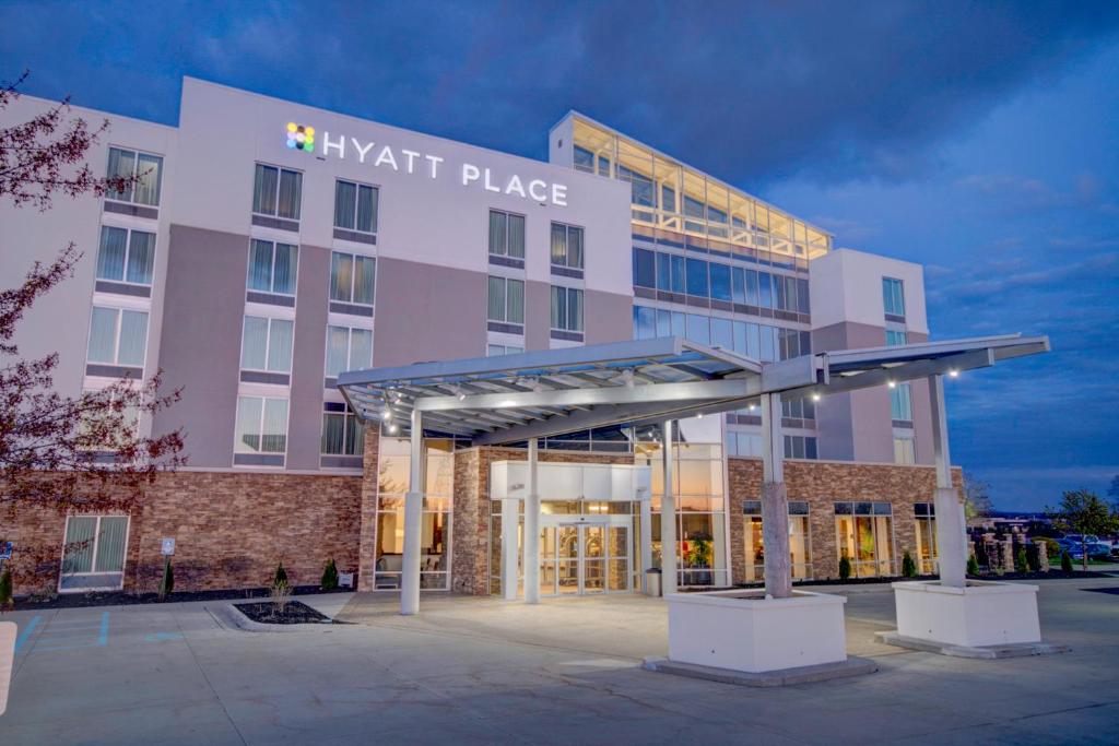 Hyatt Place Grand Rapids South photo