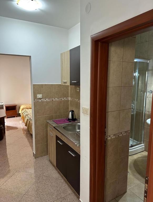 Hotel Suzana Budva - 2