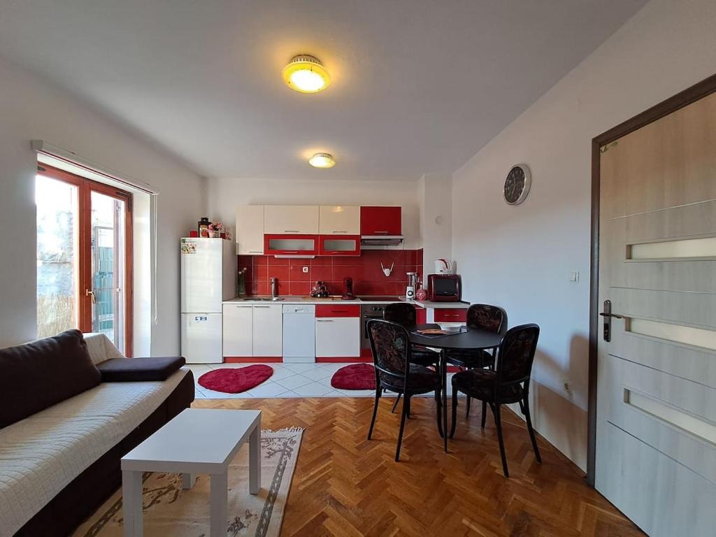 Apartmani Žak II, Pridraga