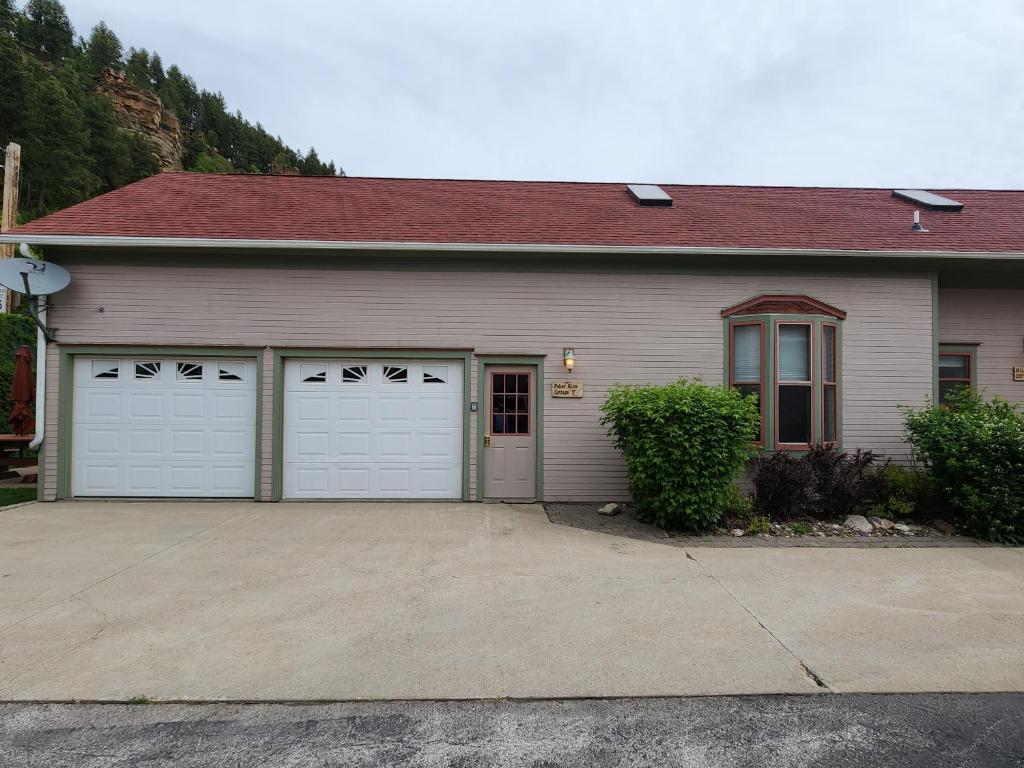 First Deadwood Cottages - Poker Alice Cottage