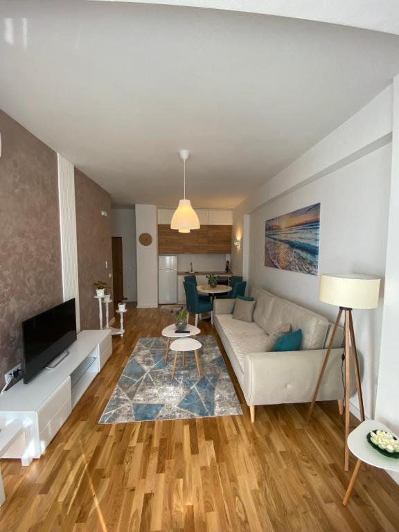 Crown Apartment - 1