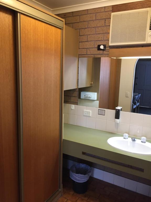 Eaglehawk Motel photo