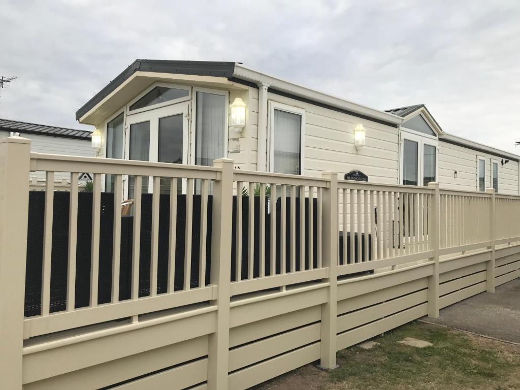 Hot Tub Accommodation North Wales Caravan photo 5