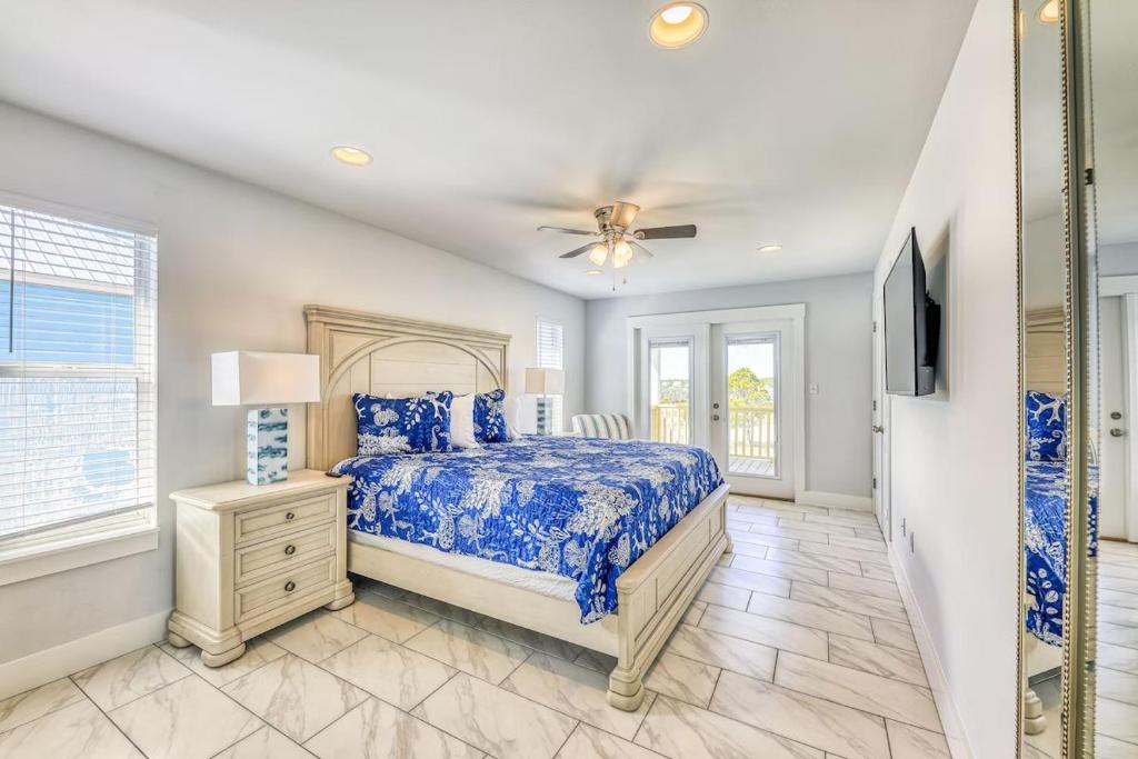 For Fox Sake - Freshly remodeled 6br/6ba with a pool!, Gulf Shores