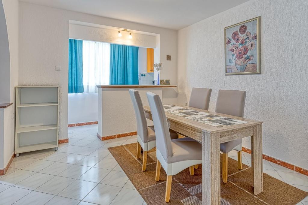 Apartment Gaby with Balcony, Poreč