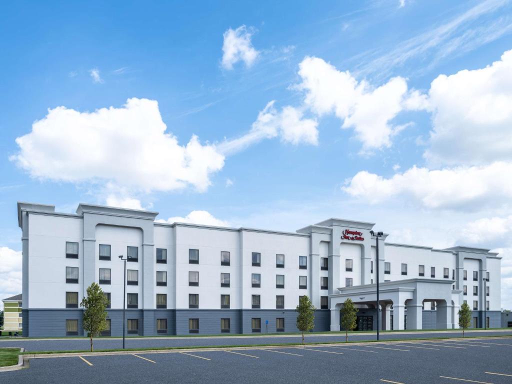 Hampton Inn & Suites Cedar Rapids - North photo