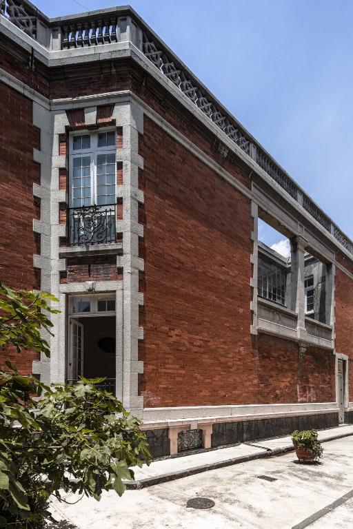 Boutique Heritage Townhouse - 2