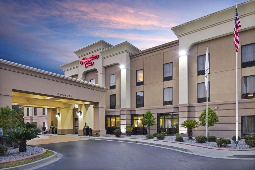 Hampton Inn Hinesville photo