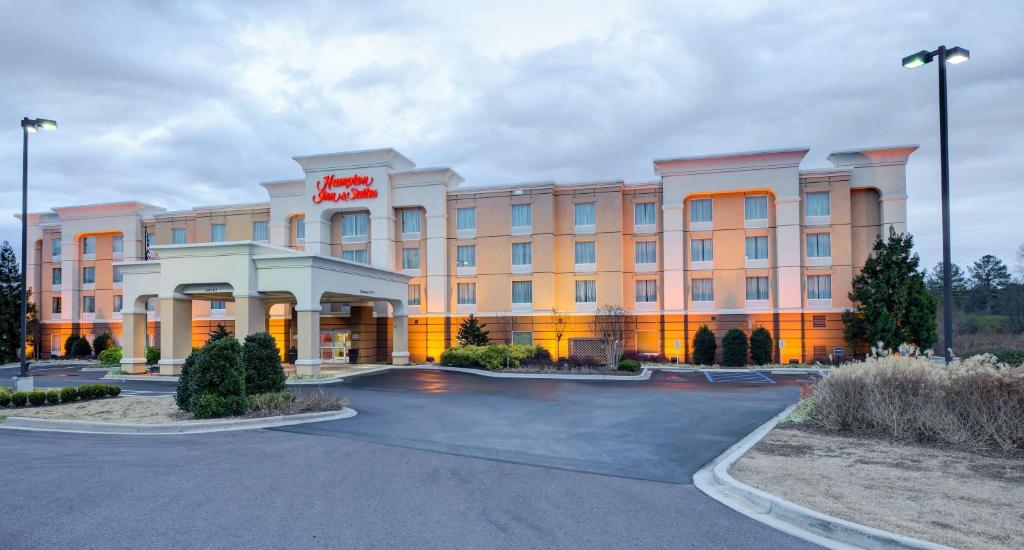 Hampton Inn and Suites Scottsboro photo