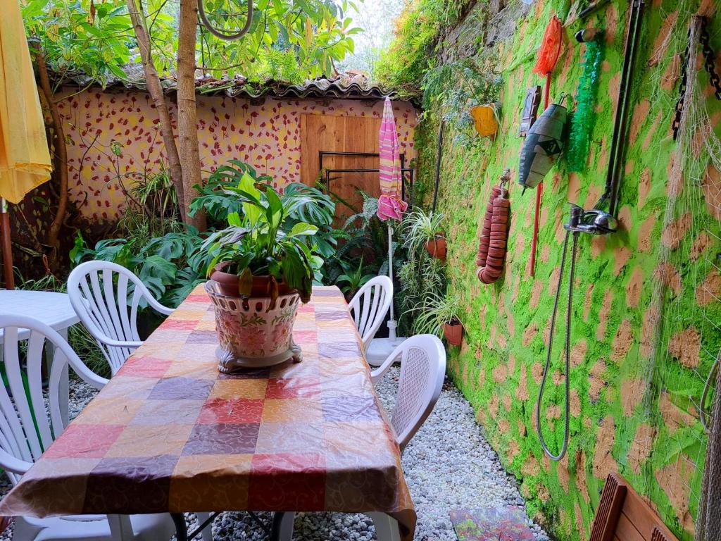 2 bedrooms house at Redes 200 m away from the beach with sea view enclosed garden and wifi photo