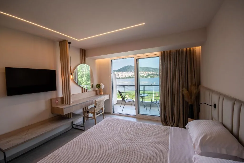 Paralimnio Suites, hotel en Kastoria