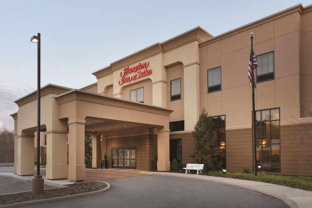Hampton Inn & Suites Mahwah photo