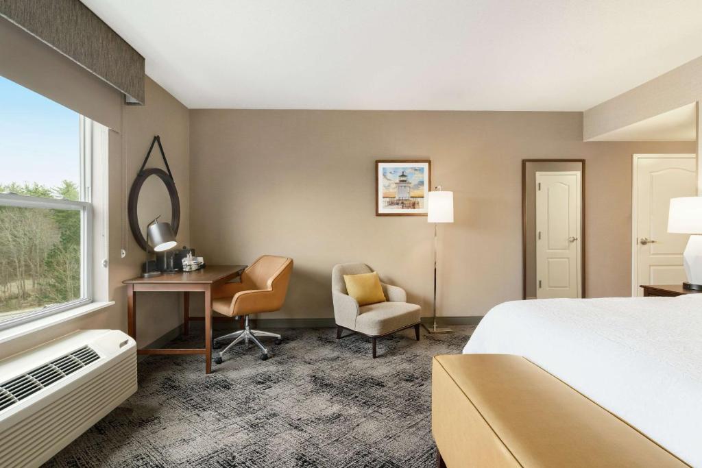Hampton Inn & Suites Exeter photo