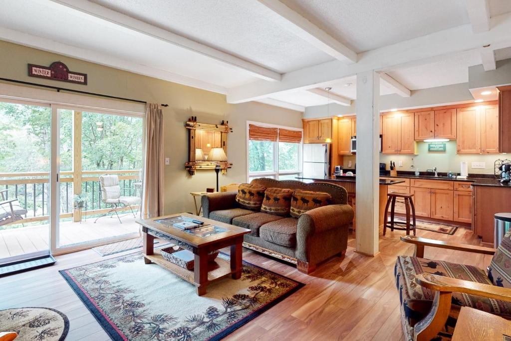 Bee Branch 3, Sugar Mountain