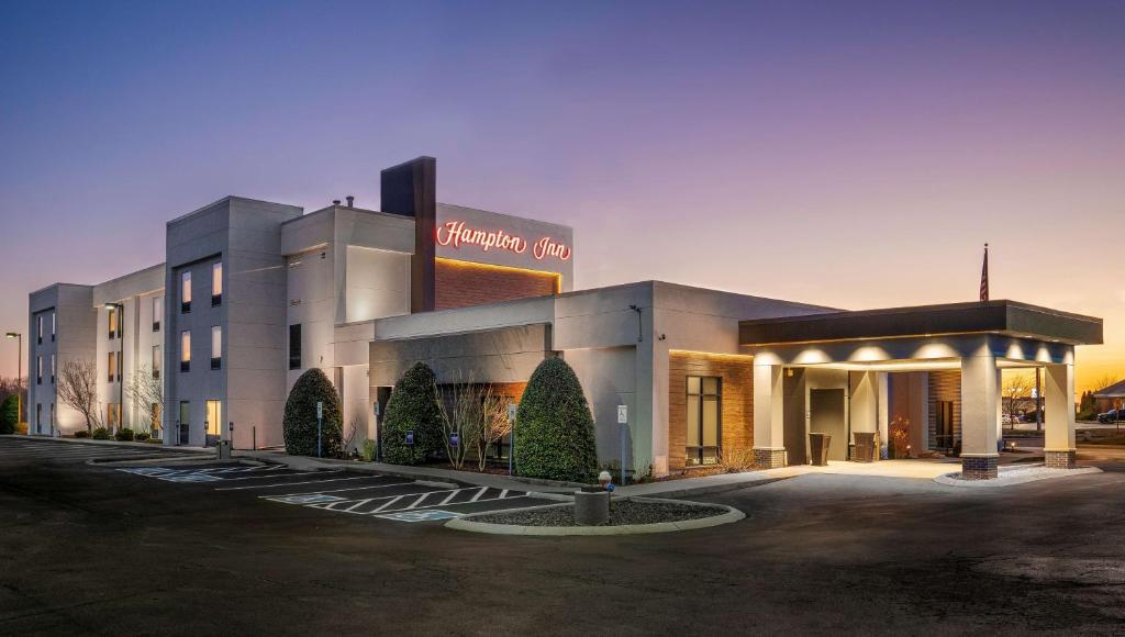 Hampton Inn Springfield photo