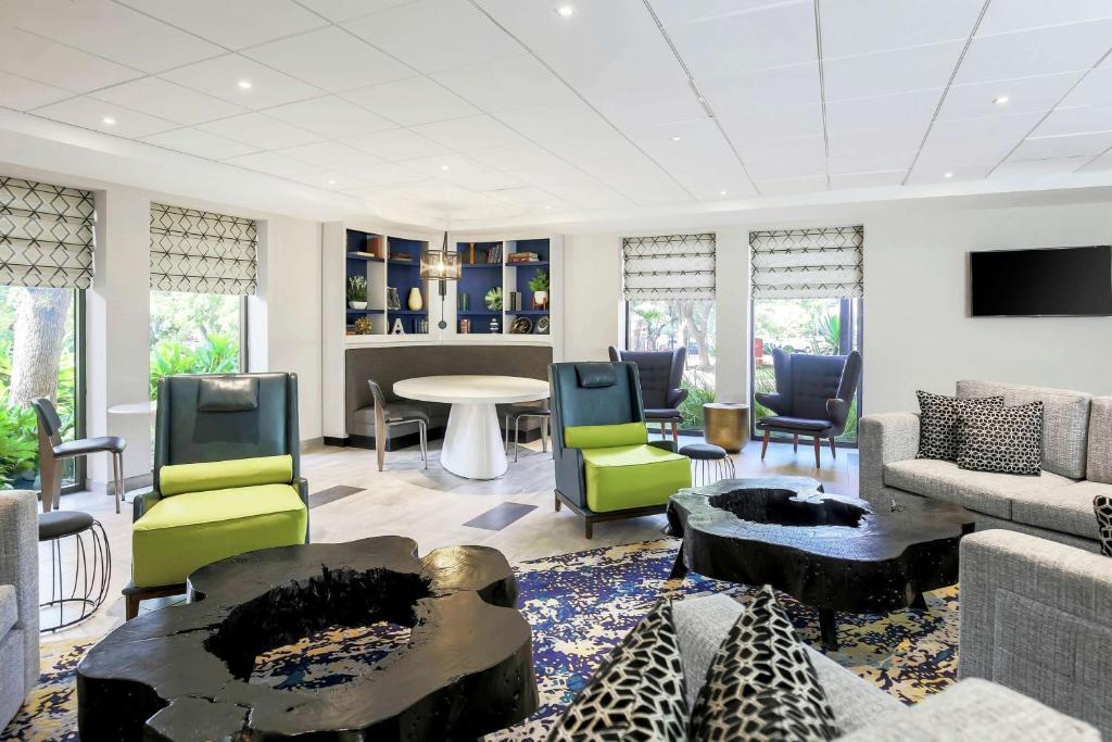 DoubleTree by Hilton Austin-University Area フロント・ロビー