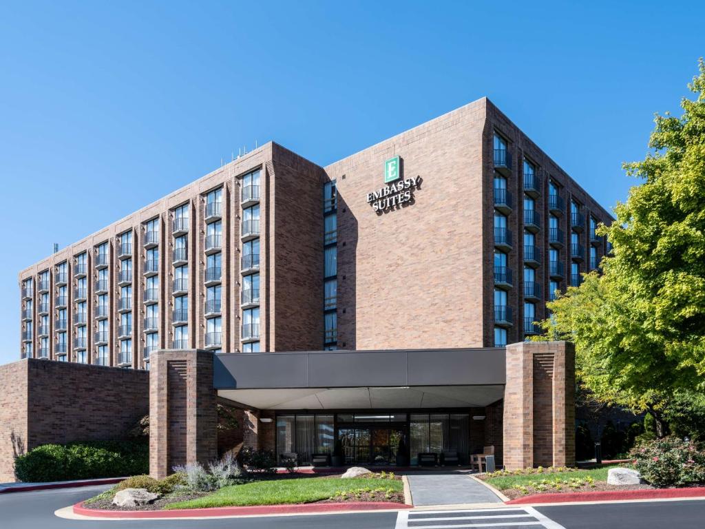 Embassy Suites by Hilton Baltimore Hunt Valley photo