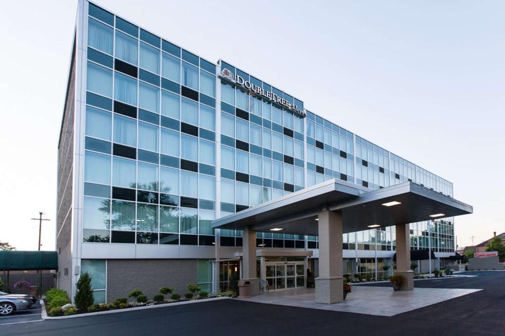 Doubletree by Hilton Newark photo