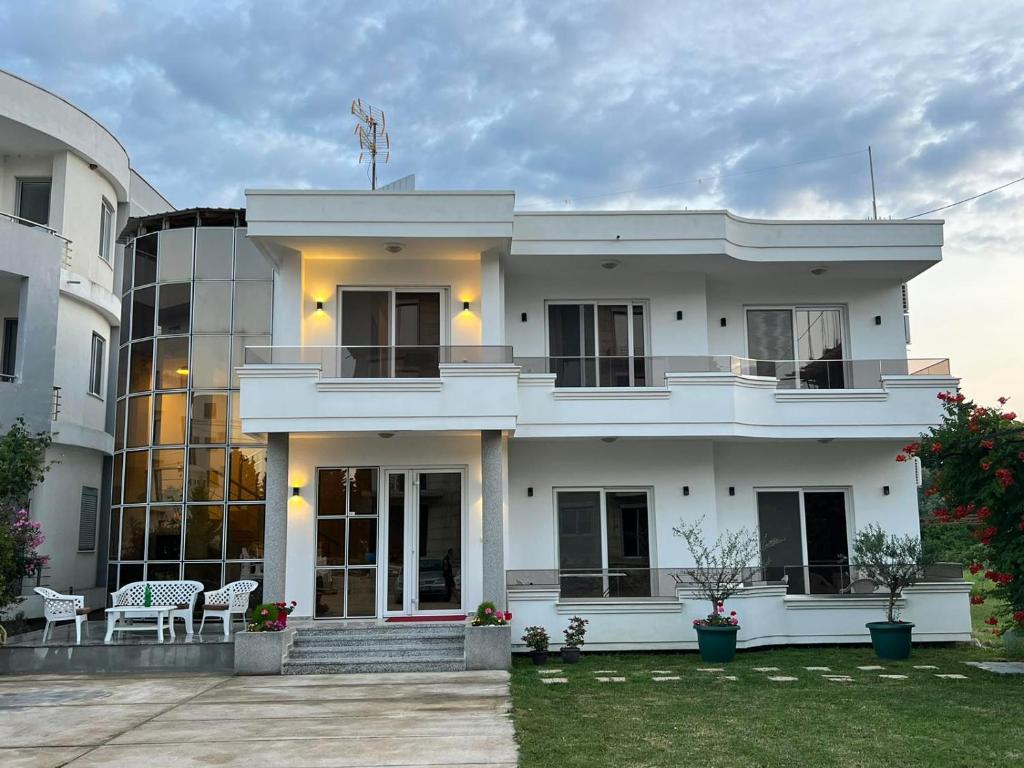 Rinia Apartments - 1