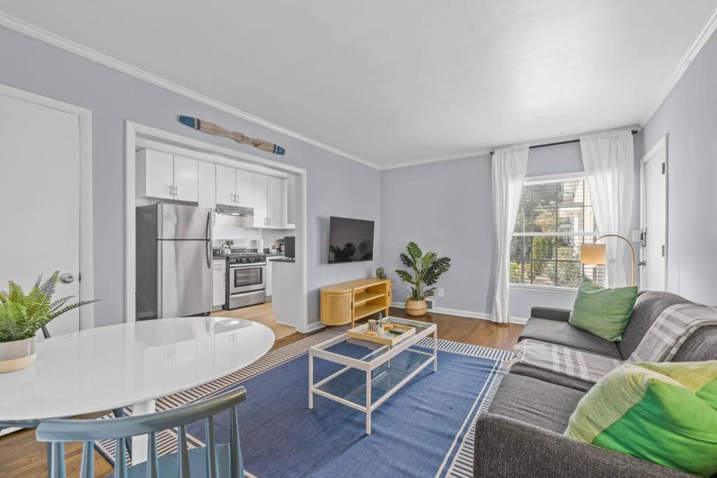 881 Furnished Apartments