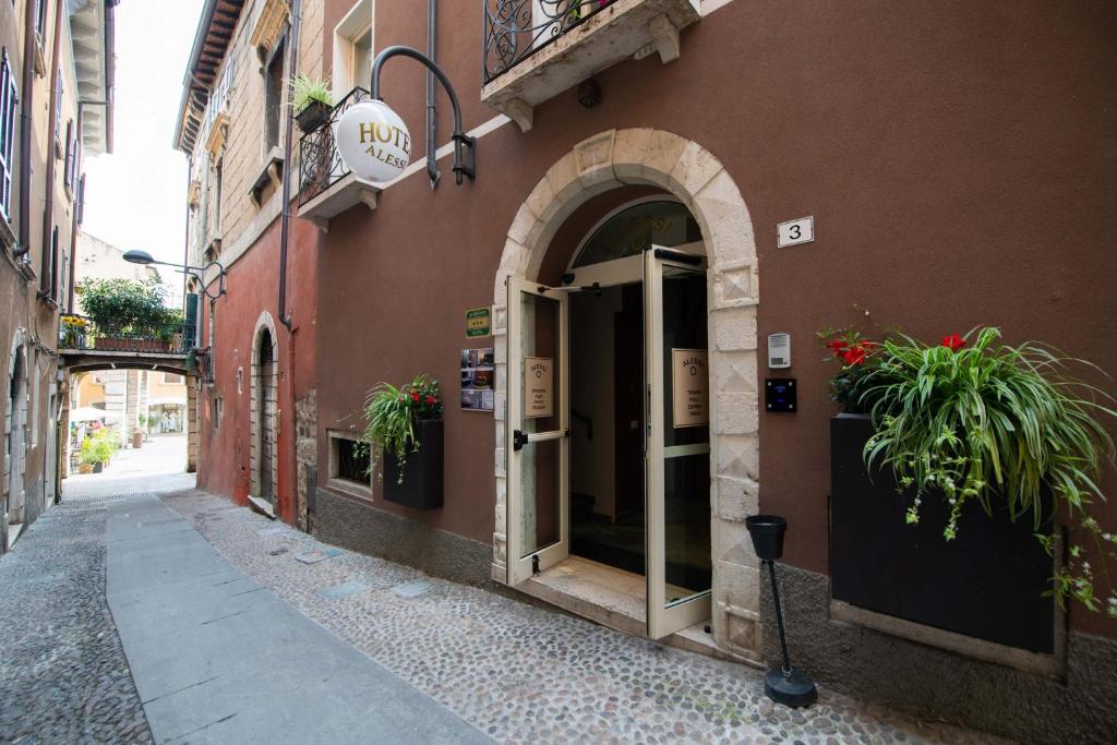 Alessi Hotel Trattoria - 3