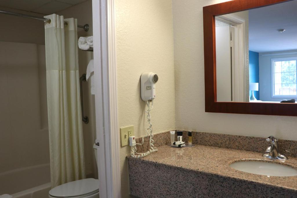 Sunbird Cape Cod Resort photo