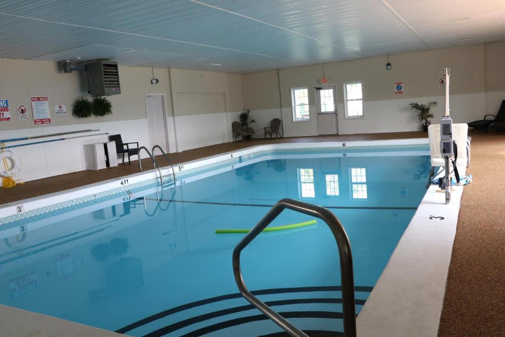 Sunbird Cape Cod Resort photo
