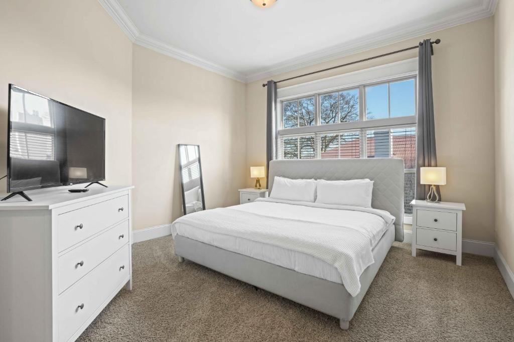Furnished Apartments in Midtown