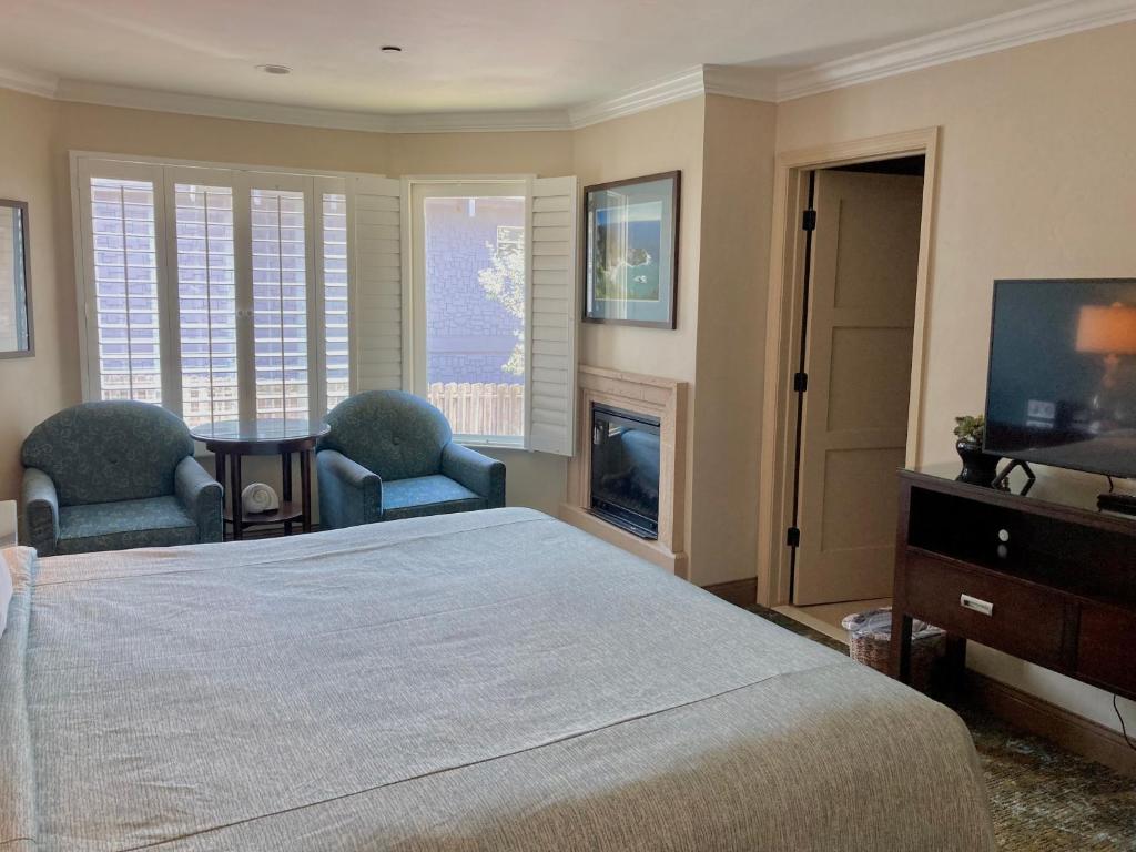 Blue Dolphin Inn photo