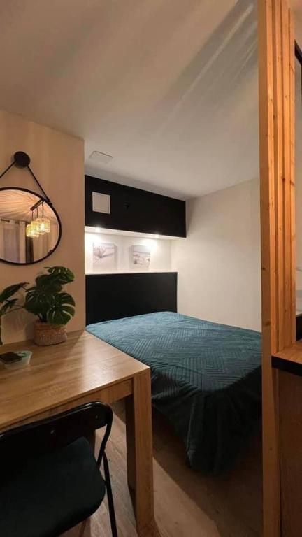 Location estival parfaite : Studio à 50 mètres de la plage, offrant une magnifique vue mer - 1