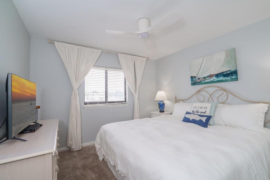 One Seagrove Place Unit 501 Condo photo