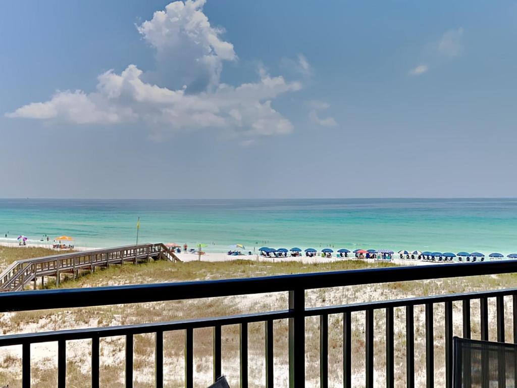 Navarre Towers #303, Navarre