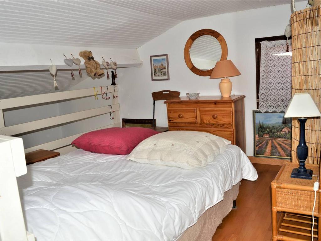 Studio mezzanine avec piscine, parking - 4 pers - Cavalaire - FR-1-226B-166 - 4