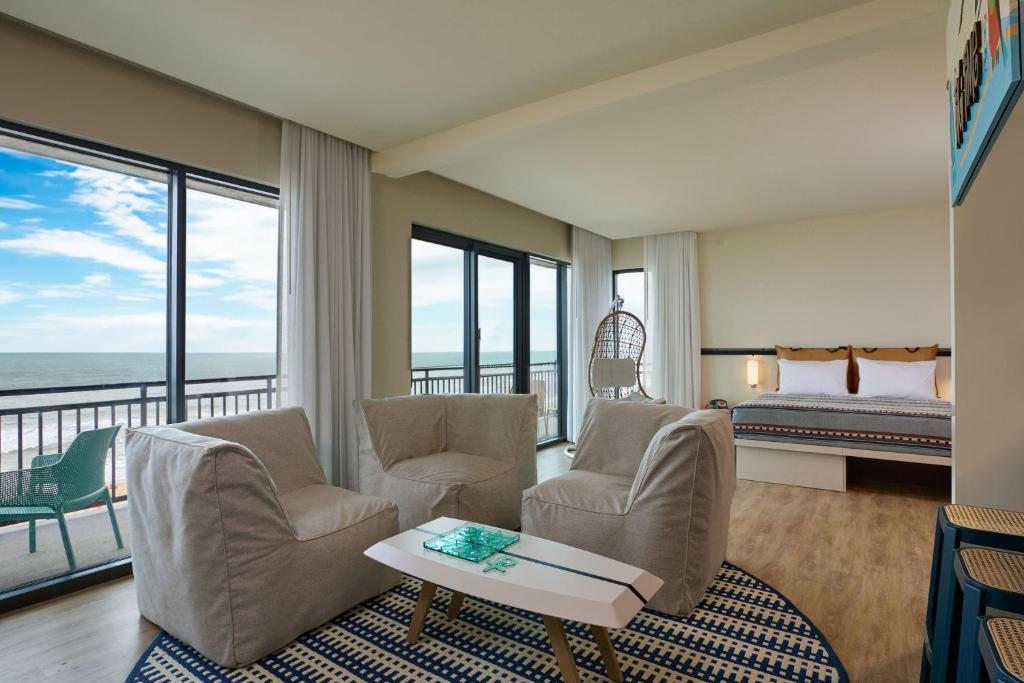 Moxy Virginia Beach Oceanfront photo