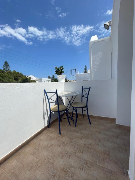Leonidas Apartments photo
