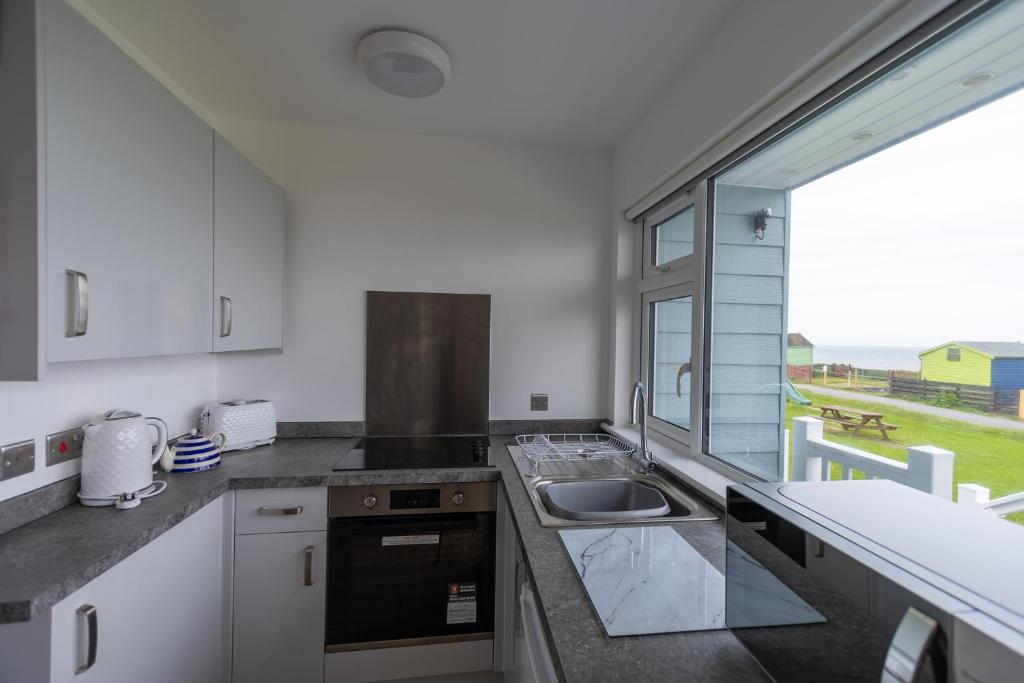Lundy Sea View Villa photo 5