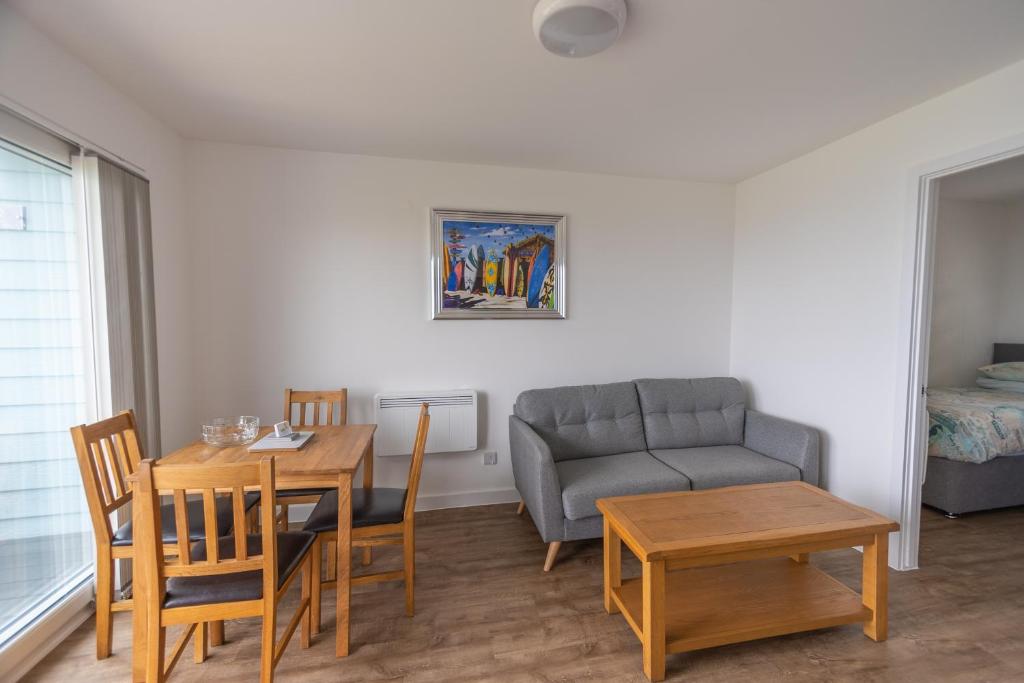 Lundy Sea View Villa photo 7