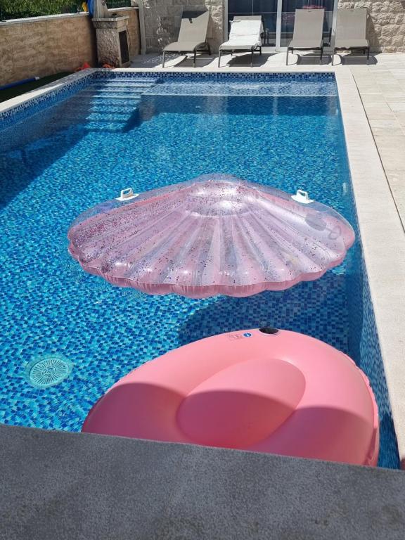 Villa with Pool & Garden apartment 2 Vuk - 2