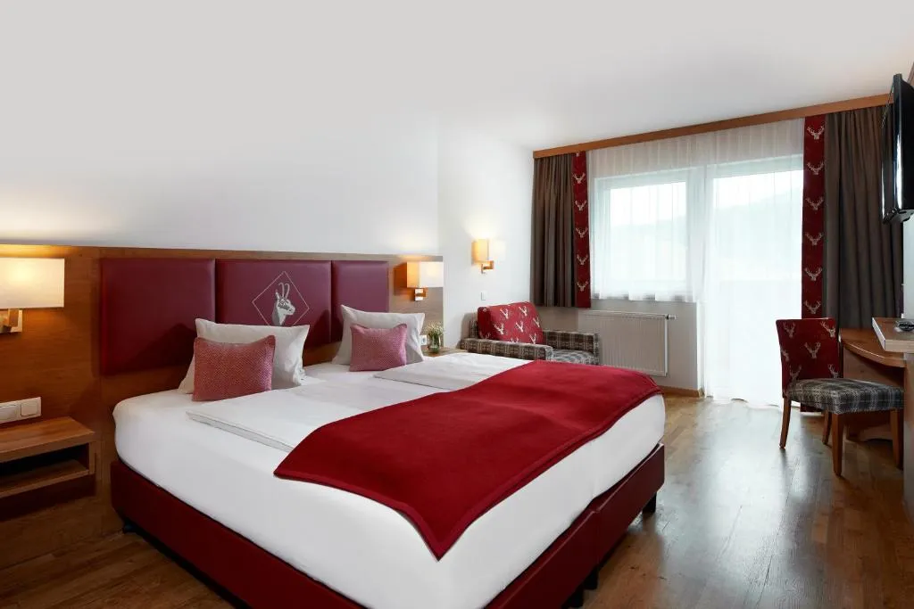 Hotel Kerschbaumer, hotel in Russbach am Pass Gschütt